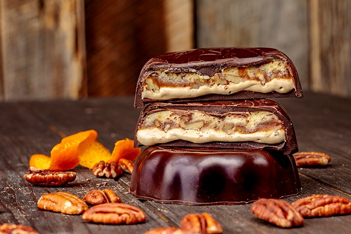 GooGooClusters's tweet photo. So… we put a little bourbon in it 🤭https://t.co/gYQBx03nDU #andyscandy #googoocluster https://t.co/eKKOtniBJn