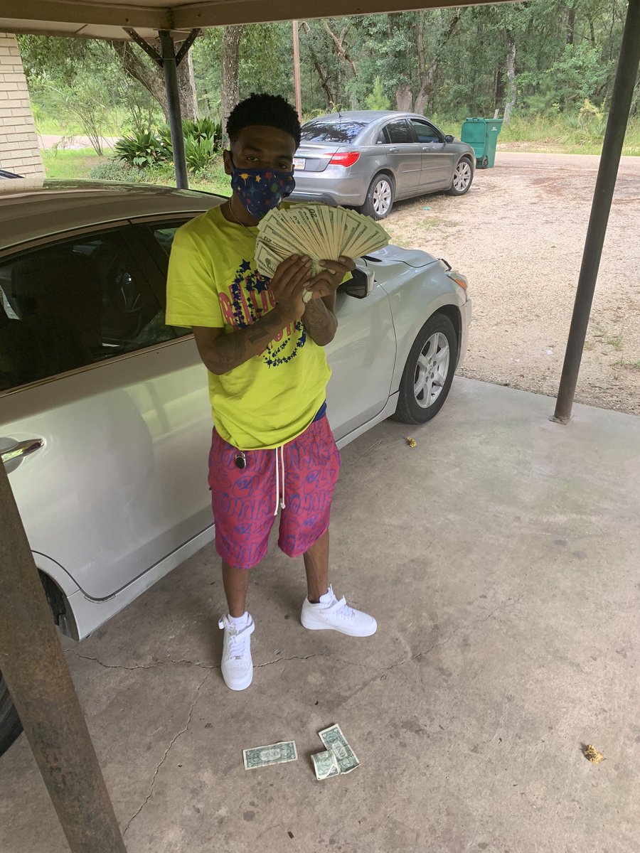 ToineVuittonLF's tweet photo. On Da Opps I Gotta Split Em #FreeLF🧸 https://t.co/cs5vjnJHx1