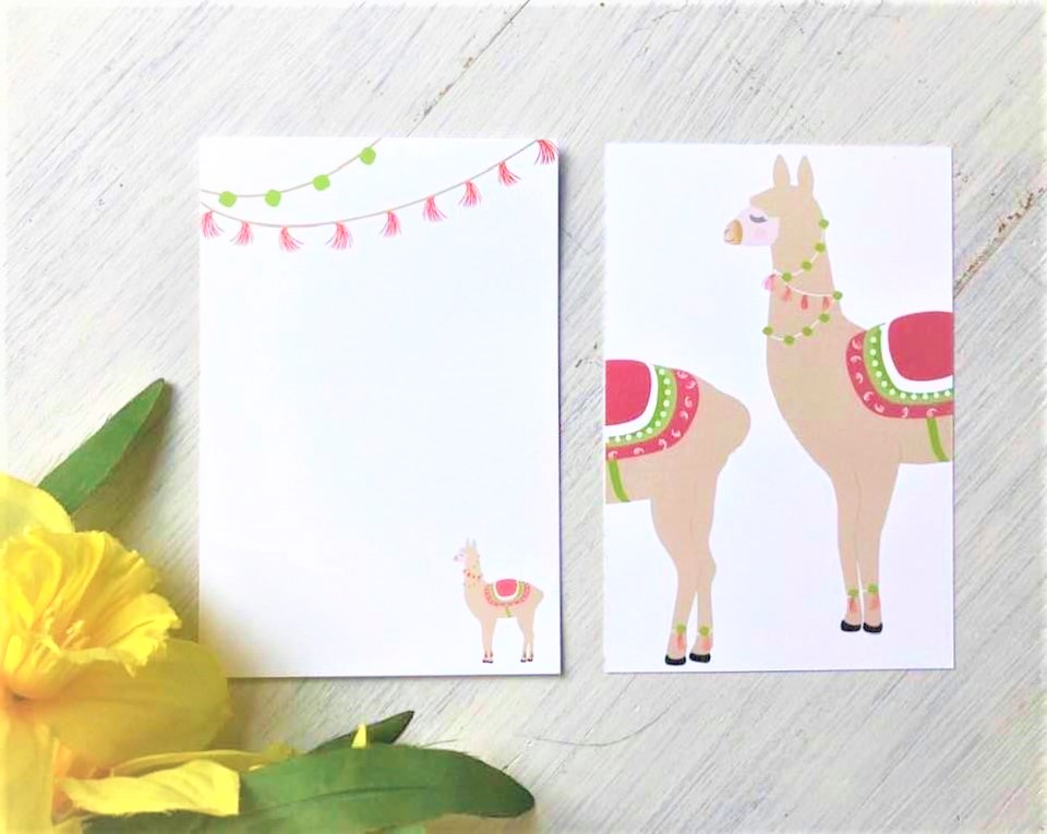 JAEN_Designs's tweet photo. The cutest Llama Note Cards. A set of 10 cards with envelopes can be used as invitations, thank you cards or even menu inserts! 
#jaendesigns #llamanotecards #llamaparty #llamapaper #llamastationery #paperpartygoods #Llamainvitations #llamas #llamatheme #notyourplainjaendesigns https://t.co/nKMQ20mnSS