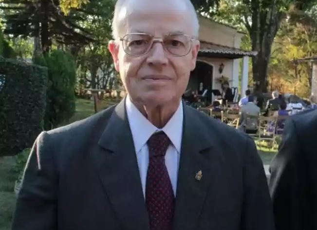 correio's tweet image. Príncipe imperial do Brasil diz que não há racismo no país bit.ly/2Y8GQxm