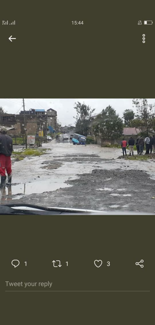 VShitemi's tweet photo. #UtawalakincarAirwaysRoad
#GovAlfredMutua @Ma3Route We need help here in Utawala. Kincar-Airways-Zebra road is in a pathetic state https://t.co/hor1qQQ3lP