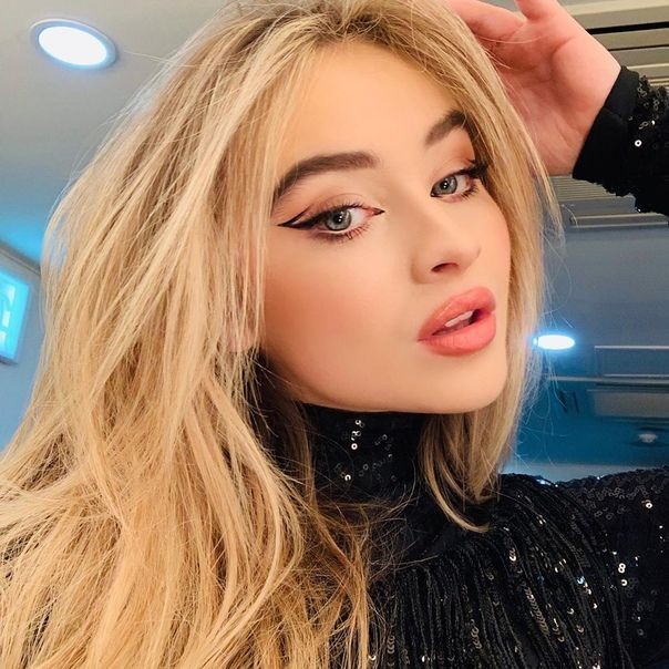 itshemmolukey's tweet photo. Imagínate tener ese rostro, me chapo todo el día.

SABRINA CARPENTER https://t.co/WbecEZk4m7