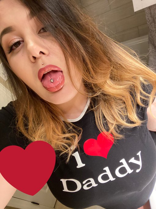 Love me daddy 🥺 https://t.co/iwd9yvUkhk<a href="/tag/newprofilepic"class="tags"><span>#newprofilepic</span></a>