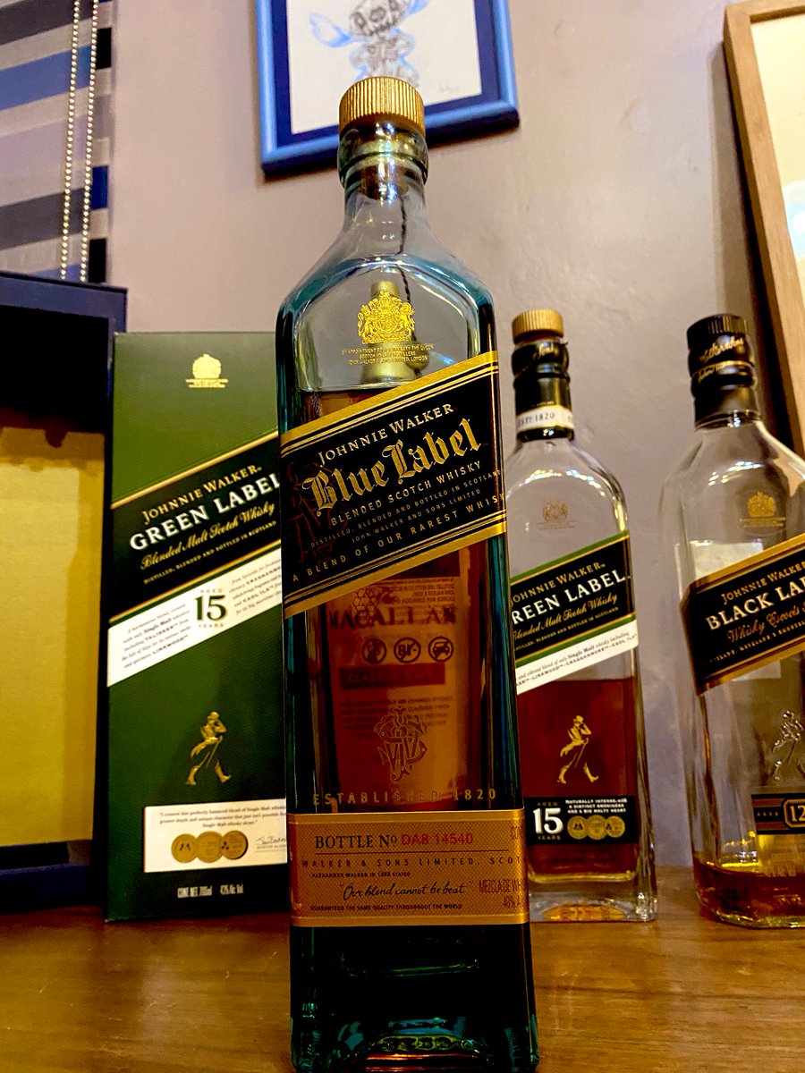 ChumelTorres's tweet photo. Abrázame, Johnnie. Tuve un día muy cabrón. https://t.co/9EXK7cDzAs