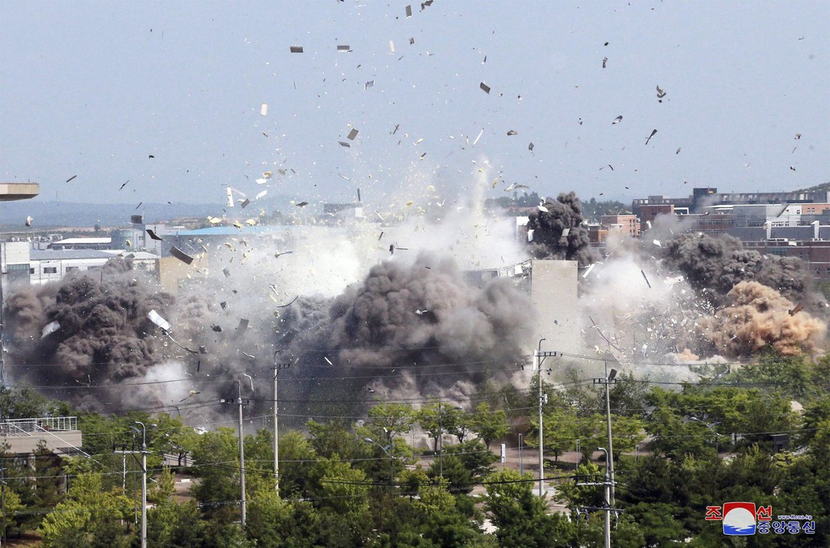 CP24's tweet photo. UPDATED: North Korea blows up inter-Korea liaison office, raising tensions https://t.co/LMwy82GeTt https://t.co/mJmgoEyhYg