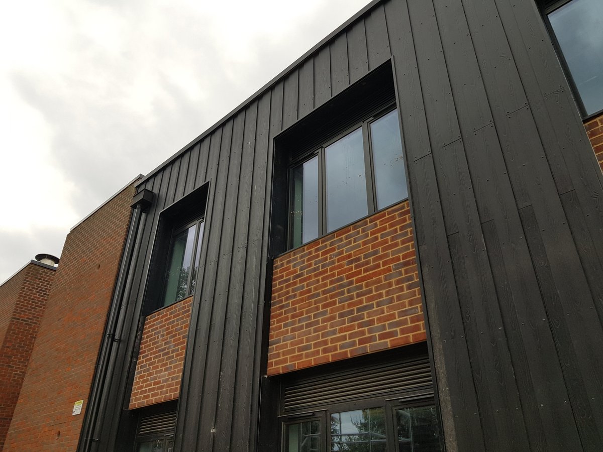 IngletonWood's tweet photo. The façade of the new teaching block at Manningtree High School which will house new science labs, general teaching classrooms and new student toilet suites has been revealed! Funded by @Essex-CC, @IngletonWood are working alongside @phelanltd. #IWDesignTeam #JulyCompletion https://t.co/eNxgX346fQ