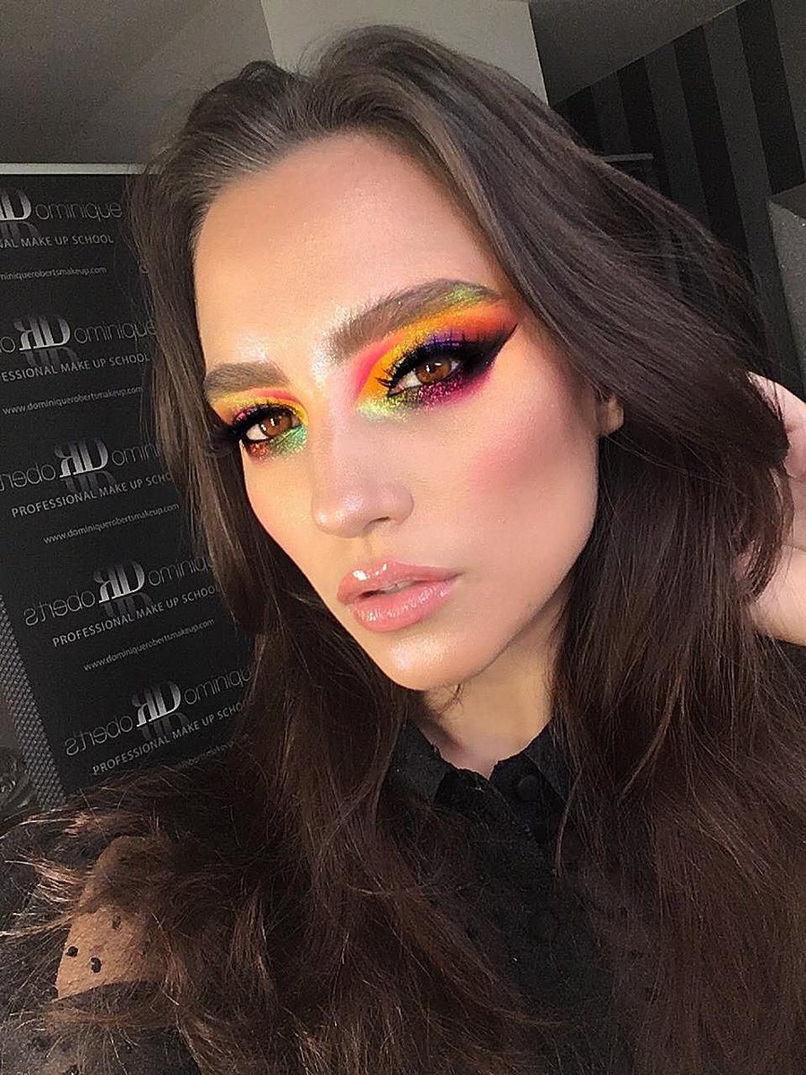 makeup_week's tweet photo. Do we have your attention?

Just a little pop of rainbow🌈
Here is Dominique Roberts classic smokey eye look from #MakeupWeekVirtual!
#makeupweekindia #dominiquemakeup #smokeyeyes #smokey #promakeup #beauty  #MakeupWeekVirtual #MakeupEvolution #muw2020 #makeupmatters https://t.co/Ccu3SzqzmK