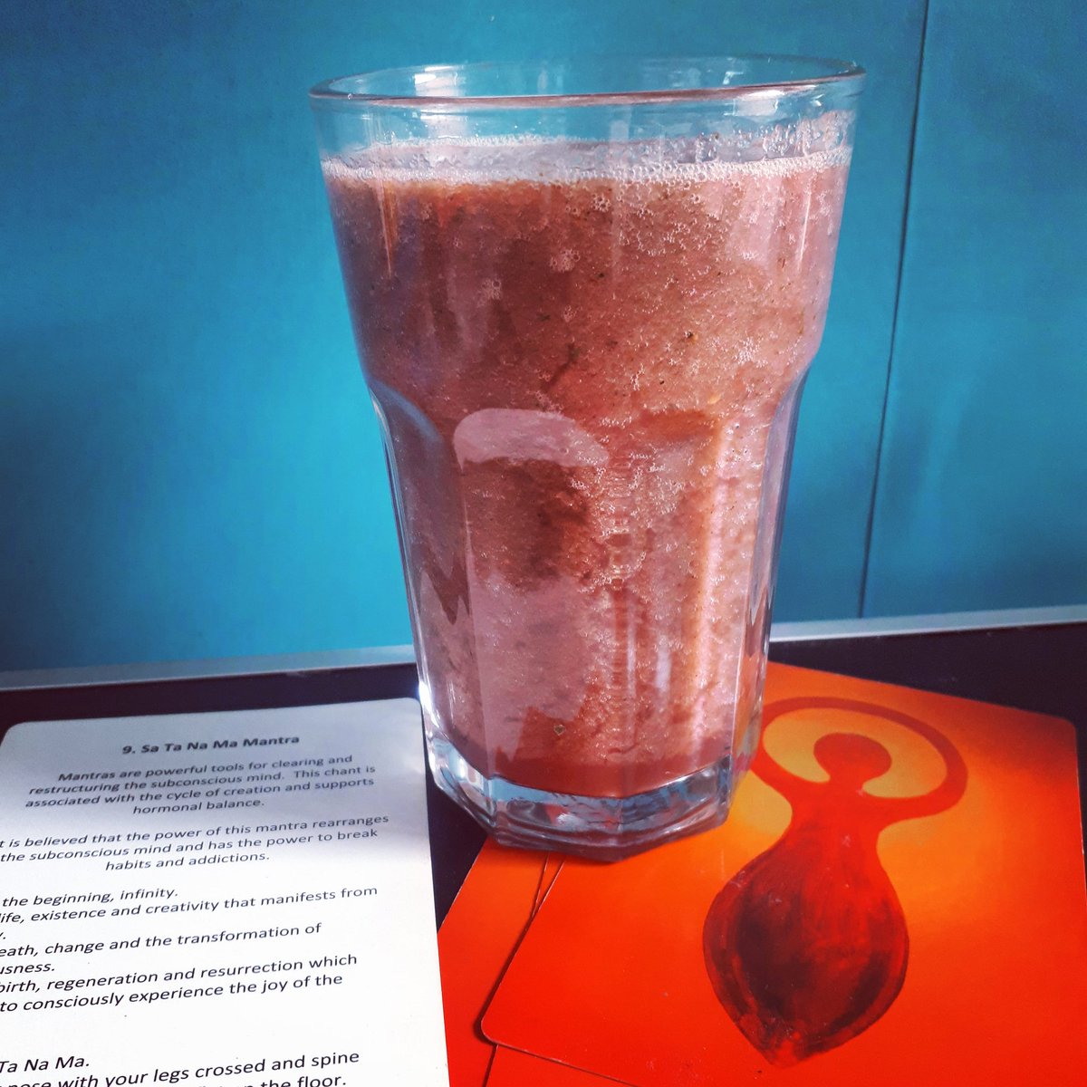 hormonealchemy's tweet photo. Enjoying this smoothie post yoga today. Experimenting with summer juice cleanse recipes #hormonealchemy https://t.co/0eUFNqJFUL