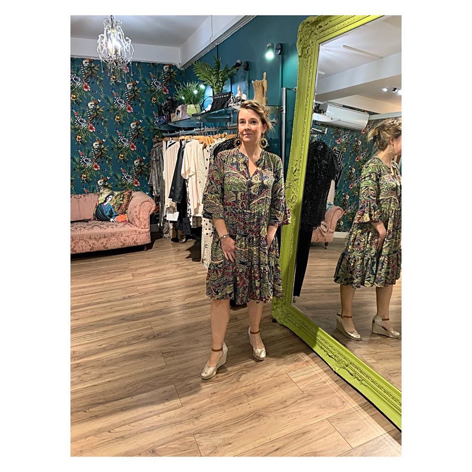 rugbyfirstltd's tweet photo. Grab a cuppa and read a new feature on some of our lovely local retailers in the Albert Street area. @terracottarugby  @IzzyLoops @sassstyle @EtceteraRugby @albieandlonnies   @MMWatchGallery @exposureclothes &amp; @JeansFlowers3  https://t.co/oeoY3hxJoh #shoplocal #Rugby https://t.co/VAHIevxQFG