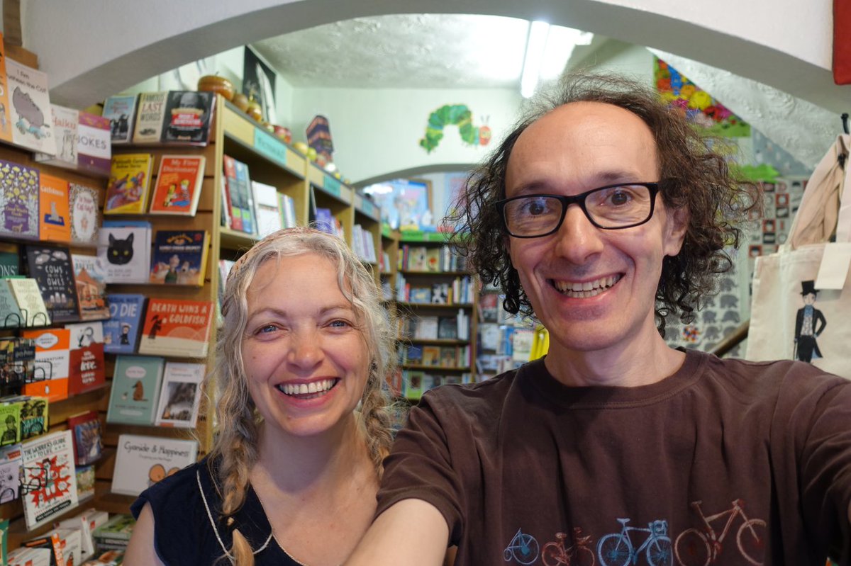 LittleApple Bookshop tweet media