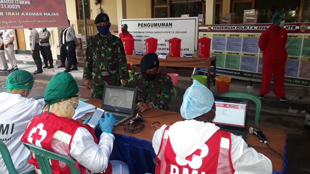 LanudZ's tweet photo. Lanud ZAM Bakti Sosial Donor Darah Di Polda NTB

 Anggota Lanud Zam Bakti Sosial Donor Darah Dalam rangka hari Bhayangkara ke-74 Polda NTB yang bertempatkan di Jalan Langko Kantor Polda NTB Mataram Nusa Tenggara Barat (NTB), Rabu (17/06/2020).. https://t.co/acFOXqNQD1