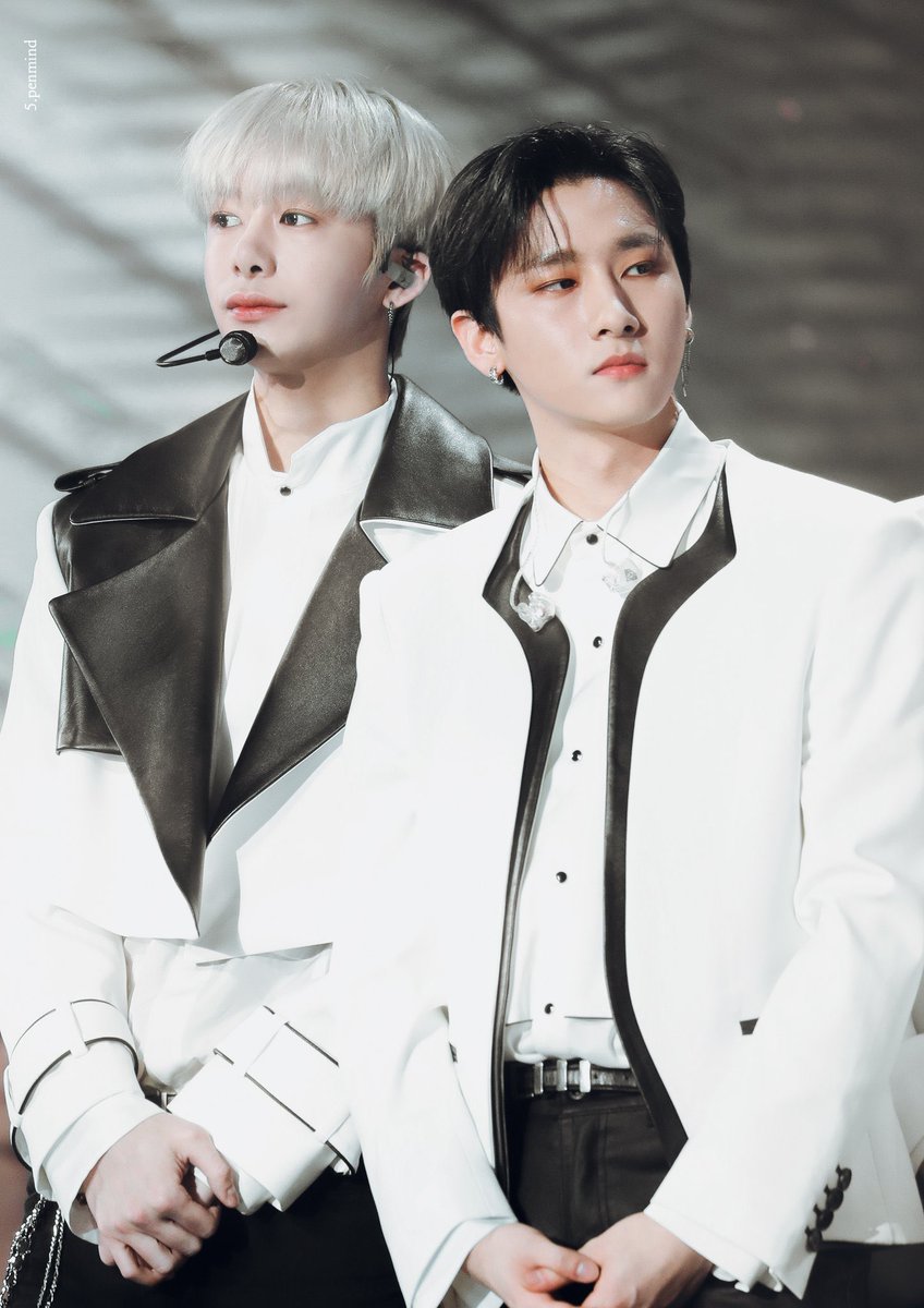 O5penmind's tweet photo. 🤍🖤
#MONSTA_X  #HYUNGWON #IM
#몬스타엑스  #형원 #아이엠 https://t.co/O9GjK02hFn