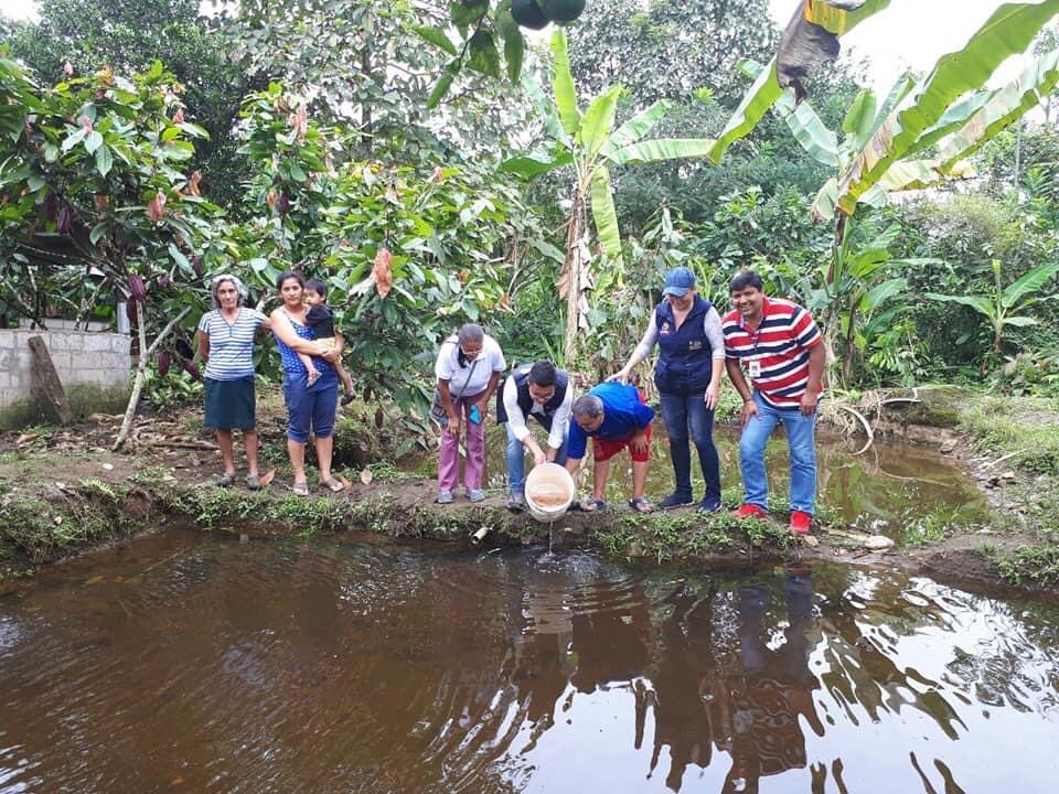 Fundacion_SA17's tweet photo. #Emprendedores con #Discapacidad 

El #COVID-19 los golpeó, los limitó en su producción y venta de la tilapia 🐠.
Necesitan un impulso; la oportunidad que les permita #innovar y #reactivar la #economía circular en #Caluma y mejoren su condición de vida @GIZEcuador @AlemaniaQuito https://t.co/liEQclPA98