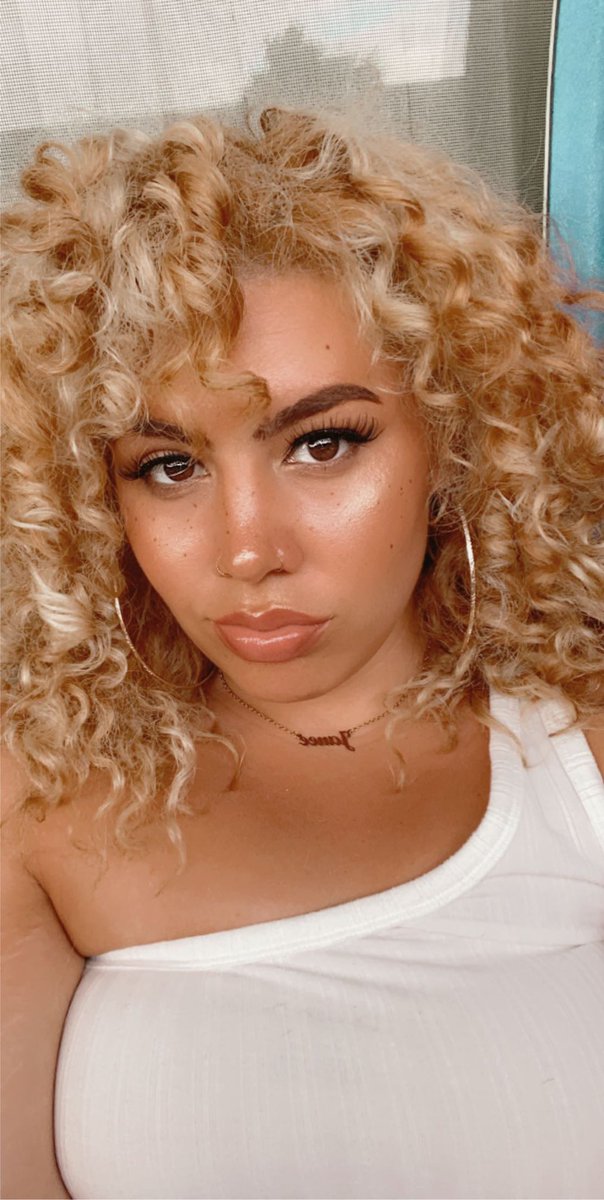 janeewavey's tweet photo. Issa whole Samoan Barbie idccc https://t.co/ssA8Iz2qaR
