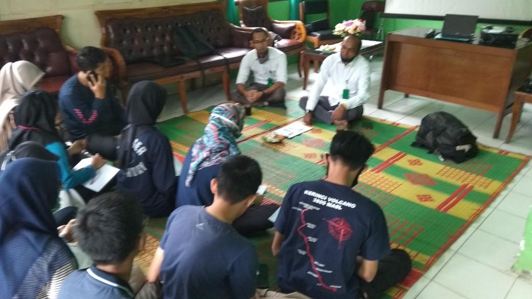 BPHL_IV's tweet photo. Knowledge Sharing...

Sebuah kesempatan luar biasa berkat kerja sama Pengelola Taman Hutan Kota Muhammad Sabki Kota Jambi dengan BPHP IV Jambi, berbagi ilmu kehutanan kepada mahasiswa Fahutan UNJA.

#KementerianLHK
#DitjenPHPL
#BPHPIVJAMBI
#HutanKotaJambi https://t.co/Vn8AgiEAd5
