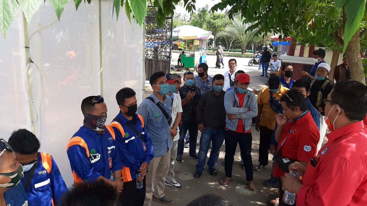 media_SPMJ's tweet photo. Aksi kawan" AMT (Awak Mobil Tanki) Balongan, dalam menuntut THR 100% di bayarkan..
Tetap semangat kawan" 
Salam perjuangan..

KASBI
Muda Berani Militan
@KasbiIndo 
@unang_sunarno 
@iwanbobon 
@AliMust07444142 https://t.co/sTyBfz18zw