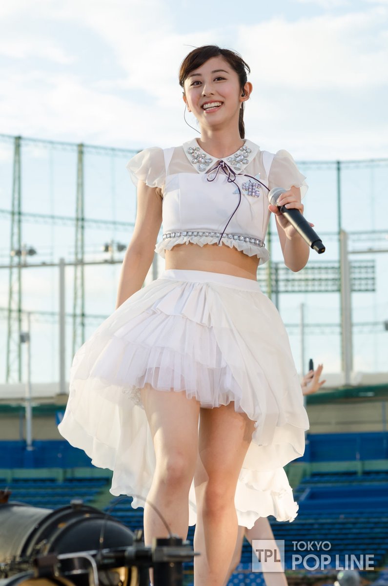 38 ⊿ Girl's Rule [Perf. Costume]The most idollike Nogi costume! There are three versions 1) exposed stomach 2) exposed shoulders 3) the cupcake skirt. Evidently, the white costume on display is not Maiyan's since her skirt has studded gems on the waist https://twitter.com/korobizaka/status/1272236951500918785?s=20