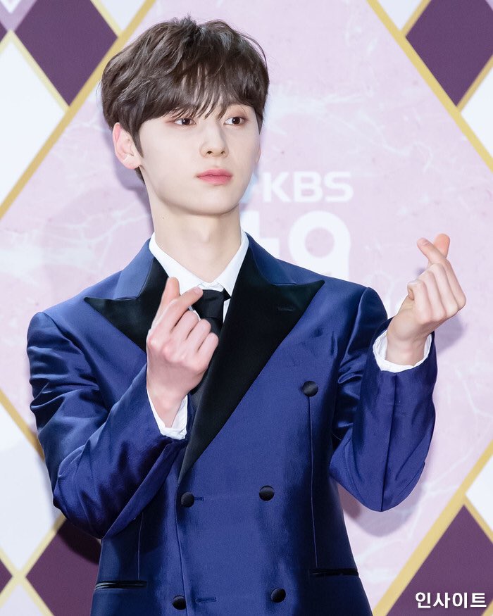 황민현_THAILAND!♡ tweet media