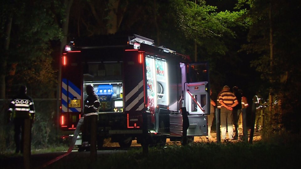 Brandweer rukt uit voor sterke chloorlucht bij zwembad:..