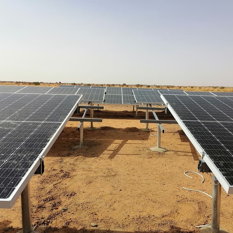 AhmedAbusin8's tweet image. Done successfully الحمد لله 
طلمبة 30 حصان تم توصيلها بالطاقة الشمسية 
المكان: غرب امدرمان الكيلو 35 
#solar_pumping 
#Sustainability