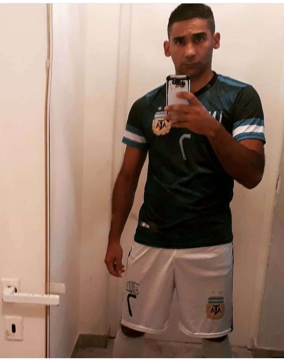 Engana2H's tweet photo. Se viene.... Leandro 👮🏼‍♂️ https://t.co/p2ypRcArga