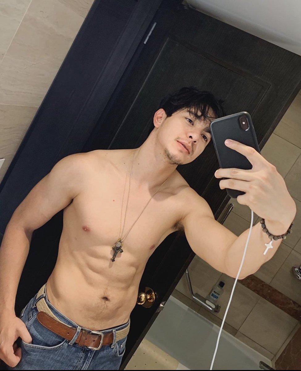 ecniv5545's tweet photo. #aldenRichards why so sarap lately https://t.co/XUjZHbKJce