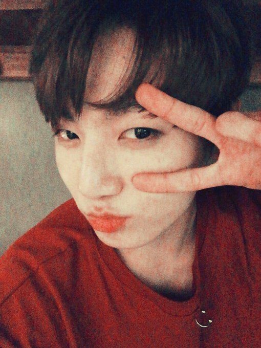 Jungkook with V( or Peace sign) a thread :