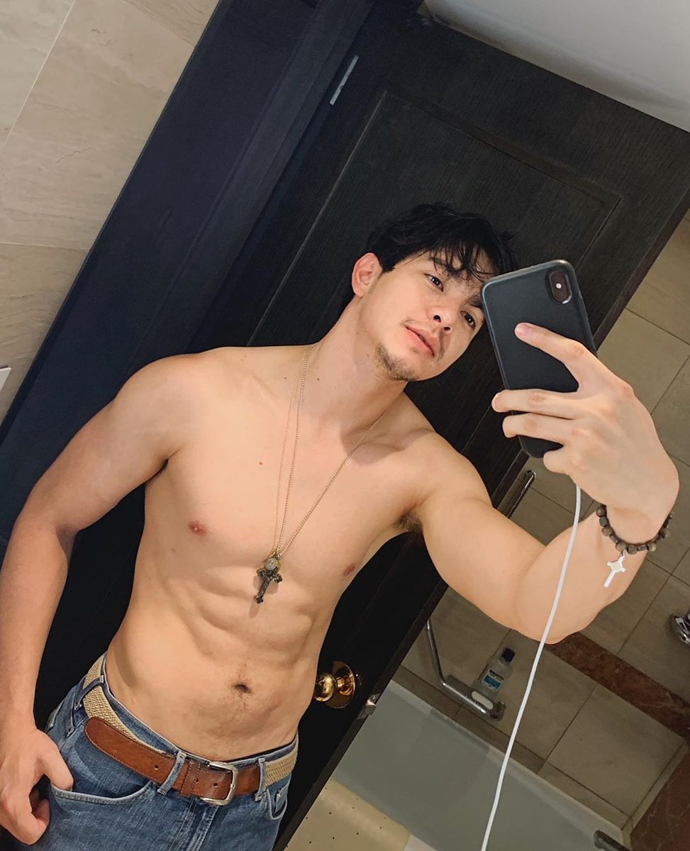superstar_Pat's tweet photo. #FITSPIRATION @aldenrichards02 🔥🔥🔥 https://t.co/zR3iVYk4Sm