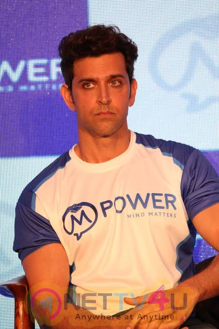 With everything happening in the world its important to tkcr of our mental health. No matter how bright,how brilliant,how iconic or how unknown one's.Affected mental health can be equally fatal for everyone. #Hrithik's very vocal about it & even graced his presence at MPower event