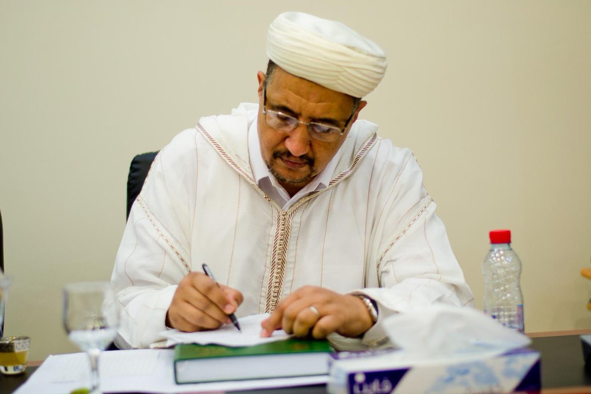 colarab_uqu's tweet photo. تهنّئ أسرة #كلّيّة_اللغة_العربيّة الباحثة : مريحة بنت درويش الغامديّ ؛ لإجازة رسالتها الدّكتوراه بتقدير : " ممتاز " سائلين الله ( تعالى ! ) أن تستقبل من حياتها العلميّة والعمليّة ما يسرّها ! . https://t.co/sEgbNba7wa