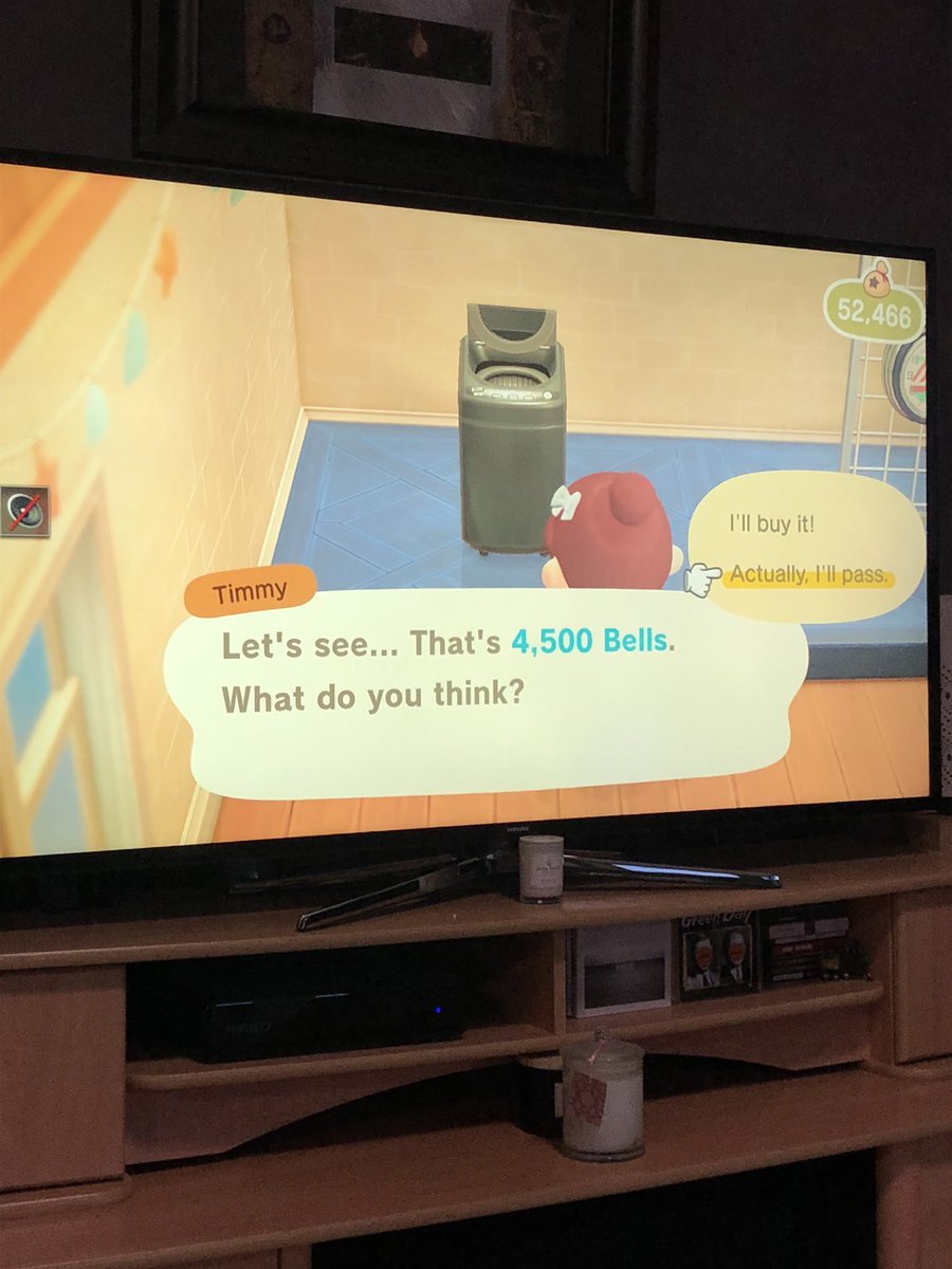 spatt2212's tweet photo. @Mari_Da_Bae123 Someone’s already said they wanted that. I can give you one for my storage if you give the same amount of bells? https://t.co/sw1WbRy7fo