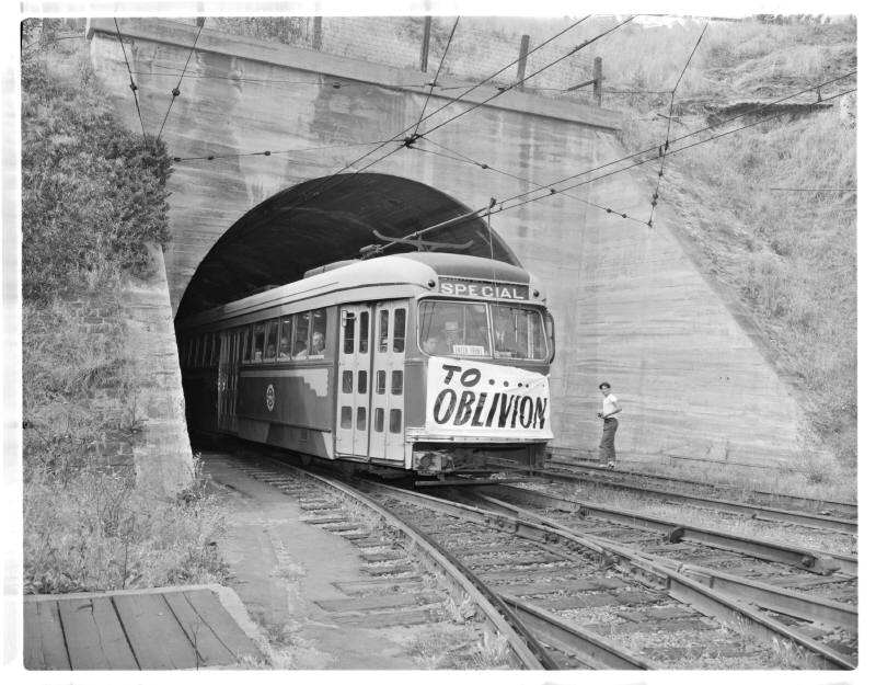 On 6/19/55, 65 years ago  #OTD, subway service on the 0.9-mile underground Red Car tunnel in  #DTLA (open since 1925) ended. The next underground train will not run for another 13,025 days when the  @metrolosangeles Blue Line's Flower St. tunnel opened on 2/14/91. #PacificElectric