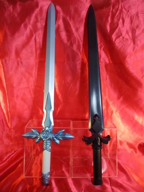 ユーズランド越谷店 最新景品情報 大人気のソードアート オンラインより キリトが使う 夜空の剣 ユージオが使う 青薔薇の 剣 がそれぞれ登場です とてもかっこいいデザインとカラーリングですね この剣を手にすればアニメの主人公になっ