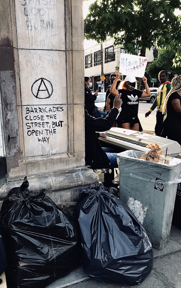 pbaretta_'s tweet photo. Some instances at #CHOPseattle on Sunday. Peaceful afternoon with speakers, concerts, gardening, and organization #seattleprotests #CHAZCHOP #BLMprotest #Seattlechaz #antifa #PeacefulProtest #DefundThePolice #blmSeattle #Solidarity #activismisnotterrorism https://t.co/pOxf9tXUvv