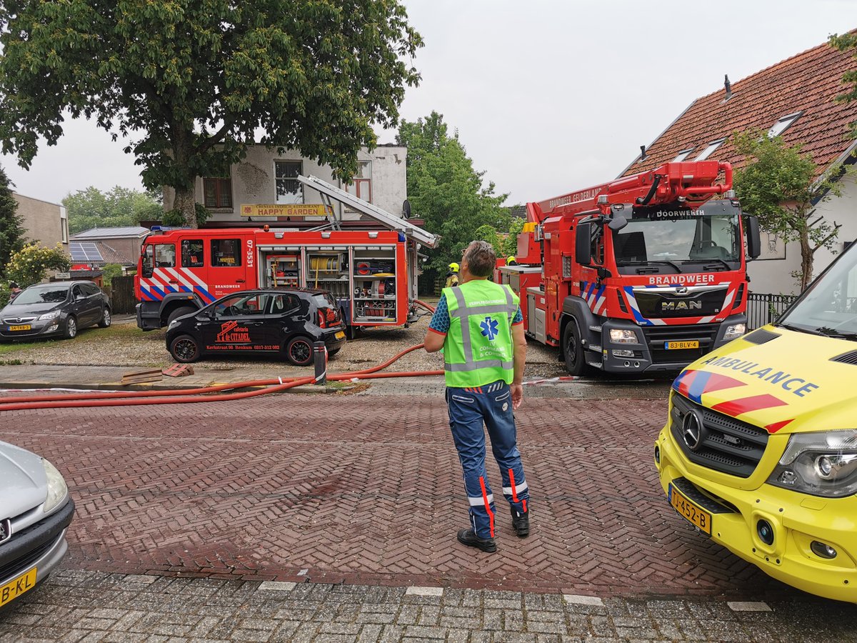 De #politie zoekt #getuigen, foto's en filmpjes van en tijdens #brand Bellevue #Renkum..