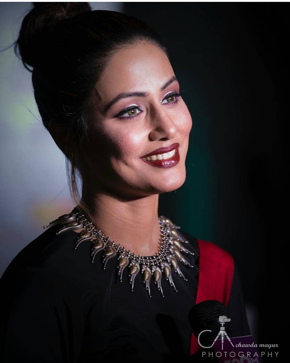 HINA KHAN : She started off from tv years ago and began her journey in Bollywood with her Debut film  #Hacked, She has done a Fabulous work and also movie has a great Social Message but wasn't reviewed by any Critics nor appreciated!  #PayTheirDuesBollywood (1/2) #HinaKhan  https://twitter.com/prileykwest/status/1273092503839768576