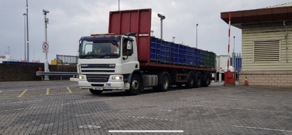 WoodsideLogist1's tweet photo. An early start this morning delivering 2,500 hens to their new home. From the ordinary to the extraordinary whatever you need give us a call 01534 865969 #GreatWithFreight https://t.co/7DETRvlBKw