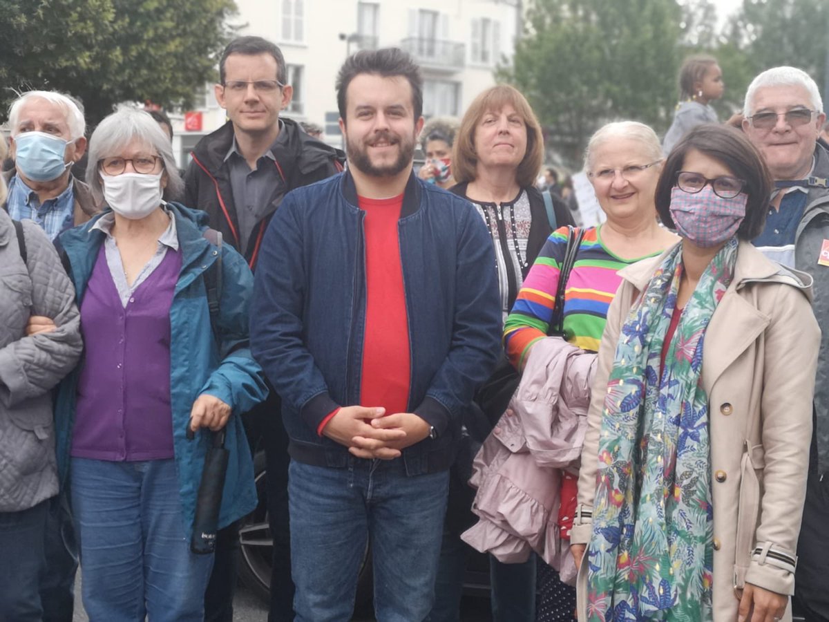 cepal91120's tweet photo. Nous étions hier matin https://t.co/SjldDo0SDj lors du rassemblement prévu devant l’hopital d’Orsay pour la défense des hôpitaux publics. 
Le personnel médical nous soigne, nous l’avons applaudi, défendons le désormais ! #HopitalPublic #soignantsencolere https://t.co/VxretXuQyX