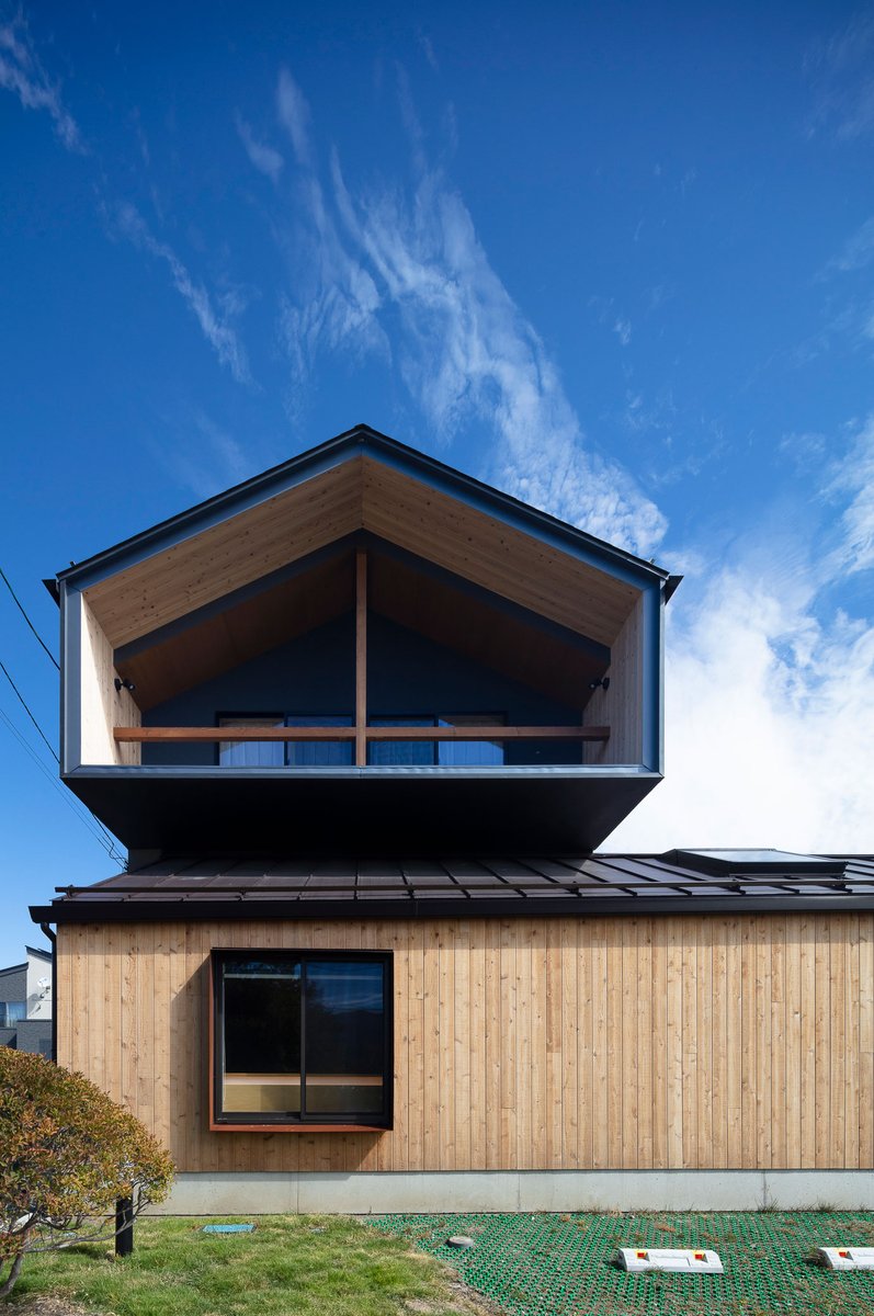 archiphoto's tweet photo. 【特集記事】

渡辺ガク / g_FACTORY建築設計事務所による、長野・諏訪市の、専用住宅・診察室「Bonheur（諏訪のhouse ＆ Clinic）」

https://t.co/CCiWT29lMv

photo©上田宏 https://t.co/hT2MGI7C85