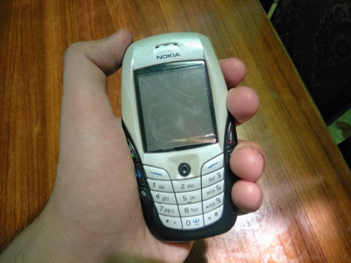 Got some inspiration from @theMrMobile and pulled out my old Nokia 6600 which has been lying in my drawer since ever. Just trying to feel that time again #whenphoneswerefun