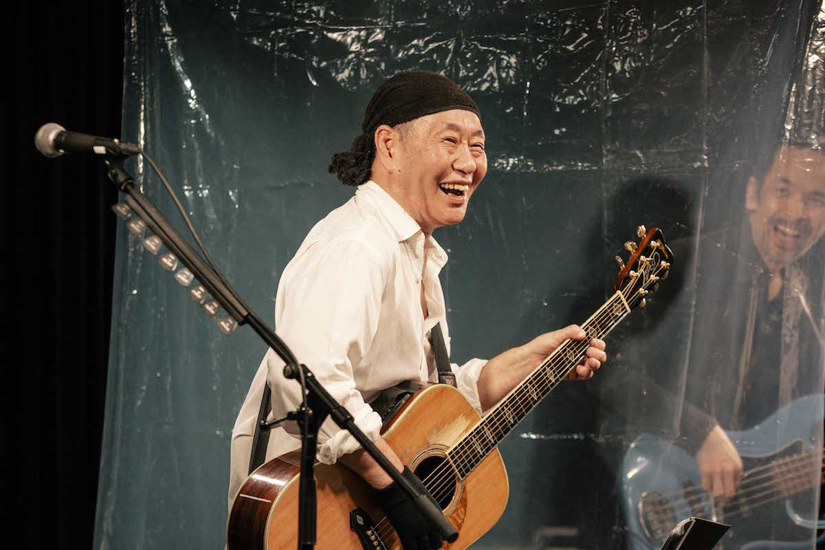 spice_mu's tweet photo. 【ライブレポート】泉谷しげる初の配信ライブ　"生"の醍醐味を知り尽くす男が画面の向こうから届けたものは #泉谷しげる ｜ https://t.co/UqJs5hHZef https://t.co/W4WGrOh7GX