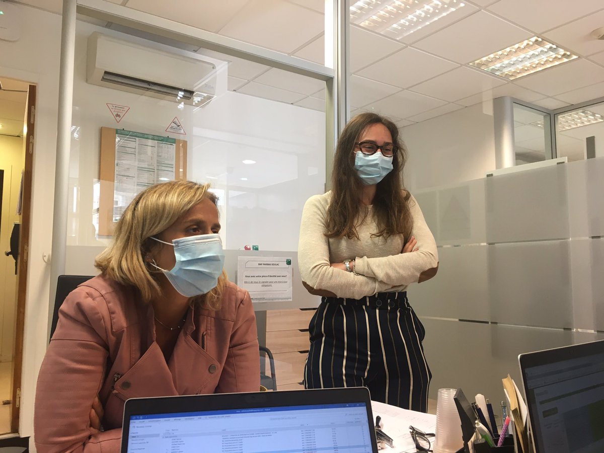 nathequille's tweet photo. Journée « Ça change » à l’agence Bnpparibas de Soulac 😃👍 Nous te remercions pour ton intervention Marion 👌@MOyhampe #soulac #bnpparibas #Digital #Dsp2 #clédigitale #mescomptes #mabanque #PortesduMedoc #NouvelleAquitaine https://t.co/tSPXU3Ff5u