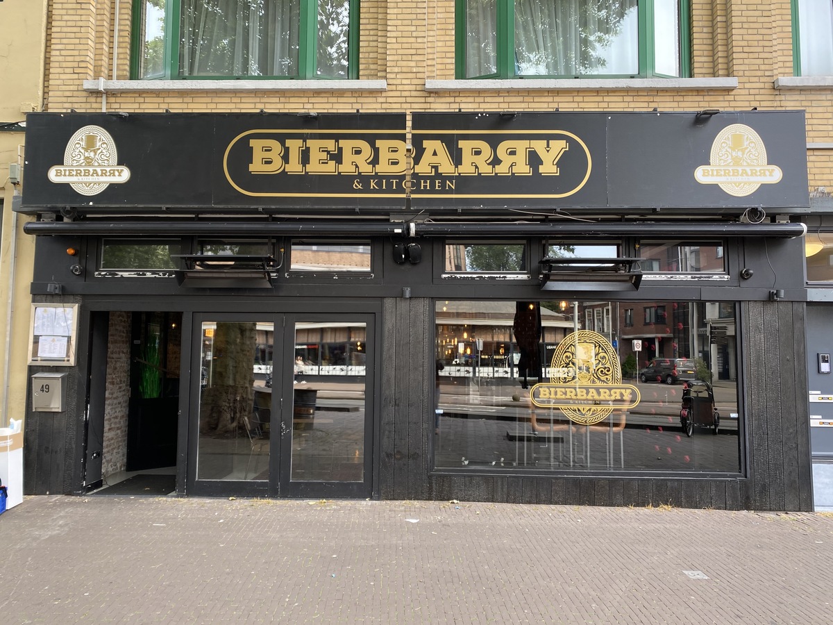 Reclameabc's tweet photo. Gevelreclame voor Bier Barry. Een Haagse Horeca ondernemer waar een mens gelukkig van wordt.
Succes met de prachtige belettering!

Ook interesse in gevel reclame? Neem dan contact met ons op om de mogelijkheden te bespreken.
https://t.co/IPptRAMWcH https://t.co/gQUwshUMzh
