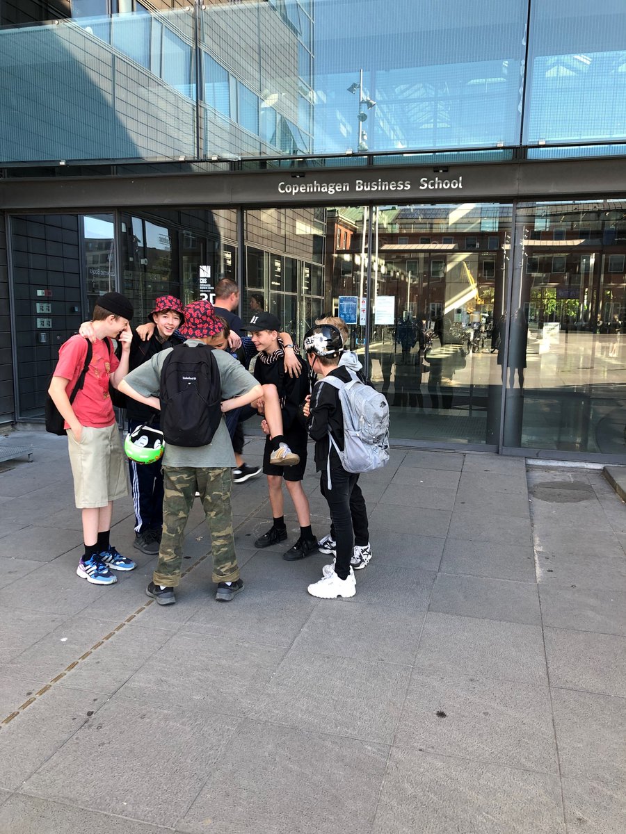 Nikolaj Malchow-Møller (@nikolajmm) on Twitter photo Vi lægger hus til fremtiden:-) Lige nu til folkeskole- og gymnasieeleverne. Måske starten på et mere sammenhængende og fleksibelt udd.system, der bedre ruster vores børn og unge til fremtiden. Dén diskussion lægger vi også gerne hus til <a href="/anehalsboe/">Ane Halsboe</a> & <a href="/RosenkrantzT/">Rosenkrantz-Theil</a> #dkpol #dkforsk Vi lægger hus til fremtiden:-) Lige nu til folkeskole- og gymnasieeleverne. Måske starten på et mere sammenhængende og fleksibelt udd.system, der bedre ruster vores børn og unge til fremtiden. Dén diskussion lægger vi også gerne hus til <a href="/anehalsboe/">Ane Halsboe</a> & <a href="/RosenkrantzT/">Rosenkrantz-Theil</a> #dkpol #dkforsk