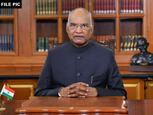 ANI's tweet photo. As Supreme Commander of Armed Forces, I bow to exemplary courage&amp;supreme sacrifice of our soldiers to protect sovereignty&amp;integrity of country. All those who laid down their lives in #GalwanValley have upheld the best traditions of Indian armed forces: President Ram Nath Kovind https://t.co/7GONEuhsUV