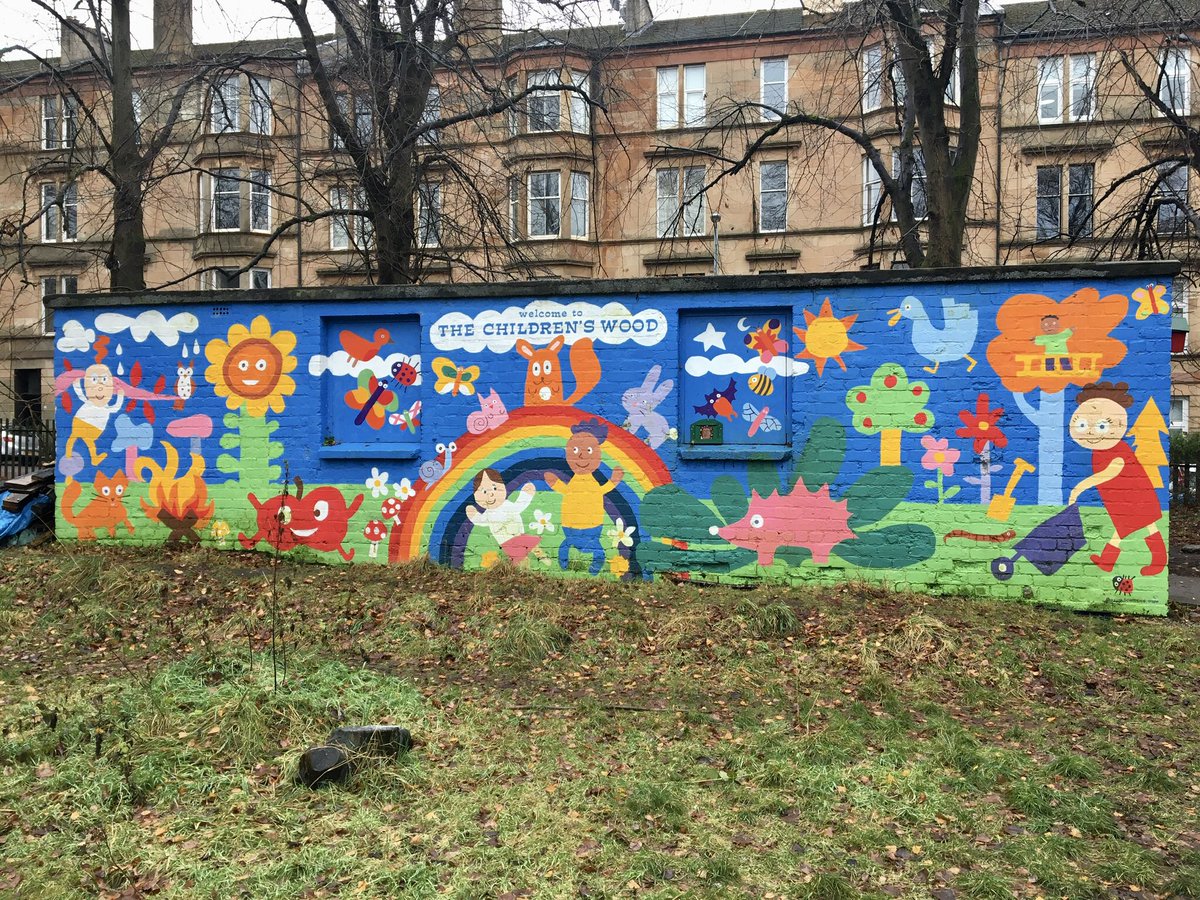 I’m always on the lookout for public art by women, so I love these two colourful murals by Sharon Scotland. One on the canal at Ruchill, the other in the Children’s Wood, North Kelvinside  #WomenMakeHistory  @womenslibrary