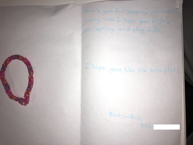Lutheran_Nurses's tweet photo. We received these lovely notes and bracelets for our hardworking ED staff. One of our #CCLutheranHospital PAS caregivers put a donation box on his porch and one family in his neighborhood made a lot of these. What a kind gesture, thank you! #cleclinicnurses https://t.co/wFwm7Sdjn4