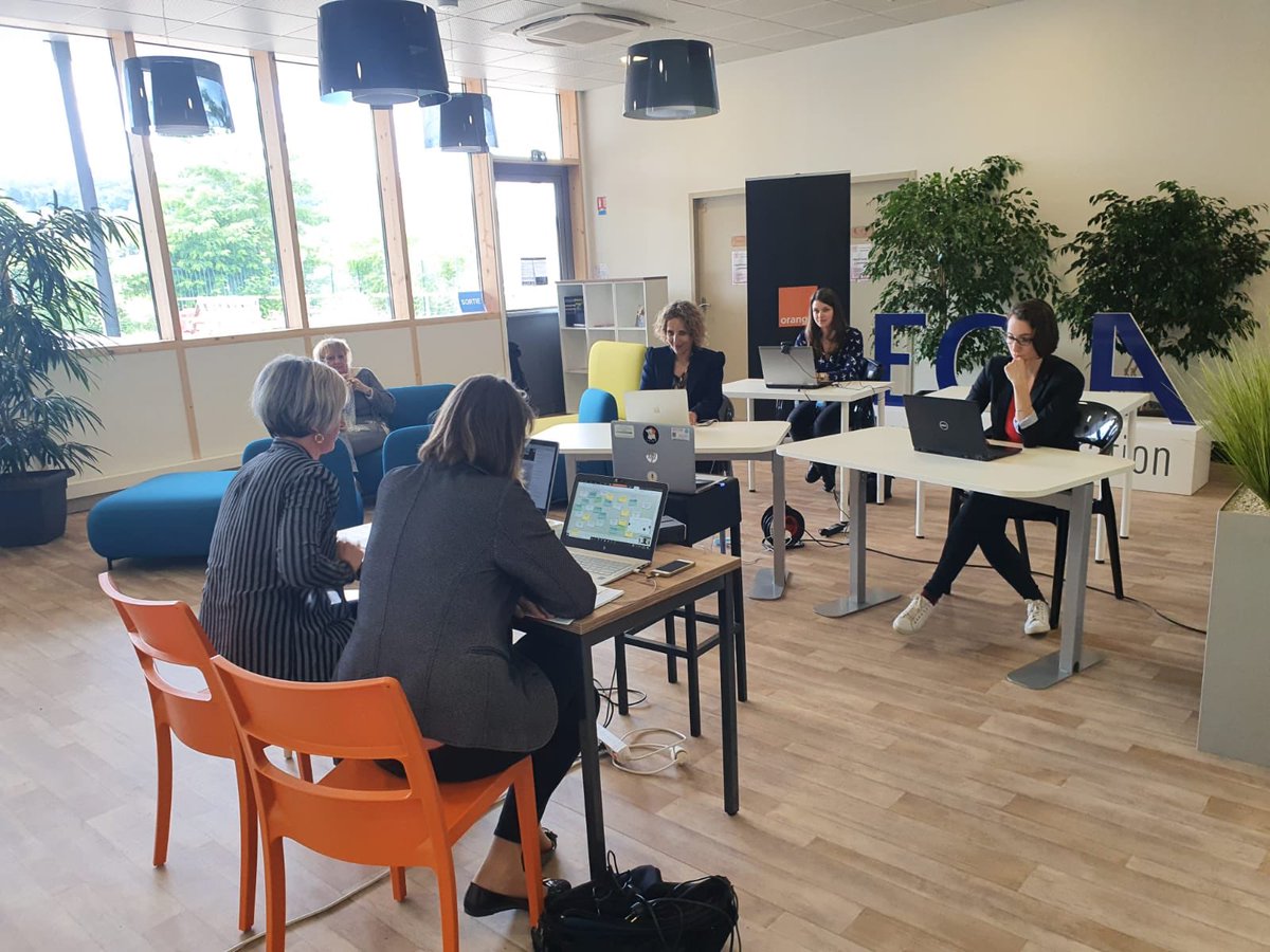 Atelier distanciel/presentiel au campus de Lons. <a href="/OrangeBFC/">Orange Bourgogne Franche-Comté</a> <a href="/EAgglo/">ECLA Lons Agglo</a> <a href="/practeez/">Practeez</a> <a href="/cyprienmateos/">Cyprien Mateos</a> <a href="/ThierryGerma/">Thierry Germa</a>