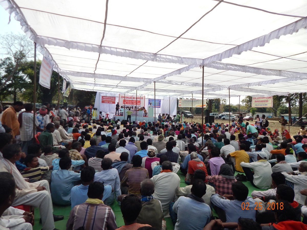alokshuklacg's tweet photo. नीलामी में शामिल कोल ब्लॉको में अधिकांश के पास पर्यावरणीय या वन स्वीकृति नही है और ना ही  ग्राम सभाओं का सहमति पत्र | ऐसे में आने वाले समय में इन खदान क्षेत्रों में संकट बढ़ेगे जबरन और फर्जी स्वीकृतियाँ  बनाने की कोशिश होगी l 
#NoToCommercialMining 
#UnleashingInjustice https://t.co/USex49tPuy