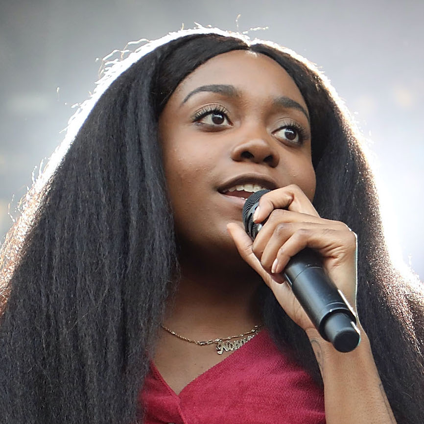 pitchfork's tweet photo. J. Cole has addressed speculation that his new song targets Noname: “She has done and is doing the reading.... We may not agree but we gotta be gentle with each other” https://t.co/acuEB0Hu6Q https://t.co/128VSMWgRP